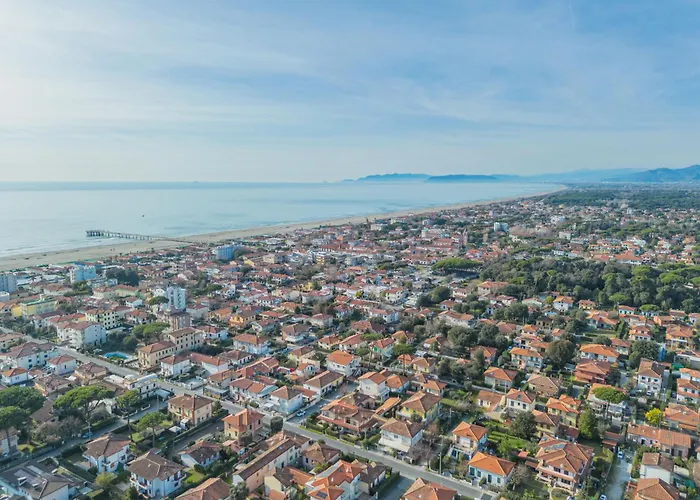 Michelangelo Ii By Interhome Marina di Pietrasanta